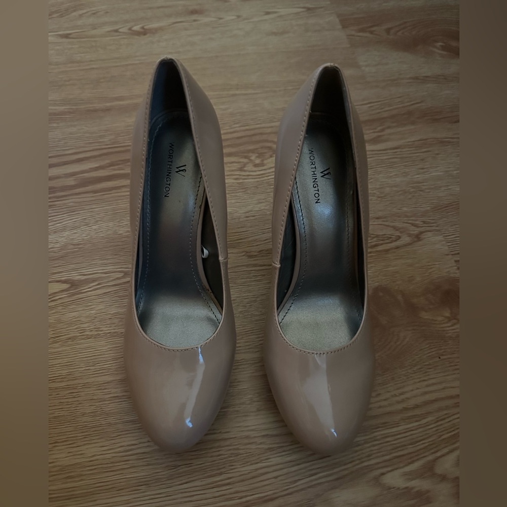 Worthington nude high heels